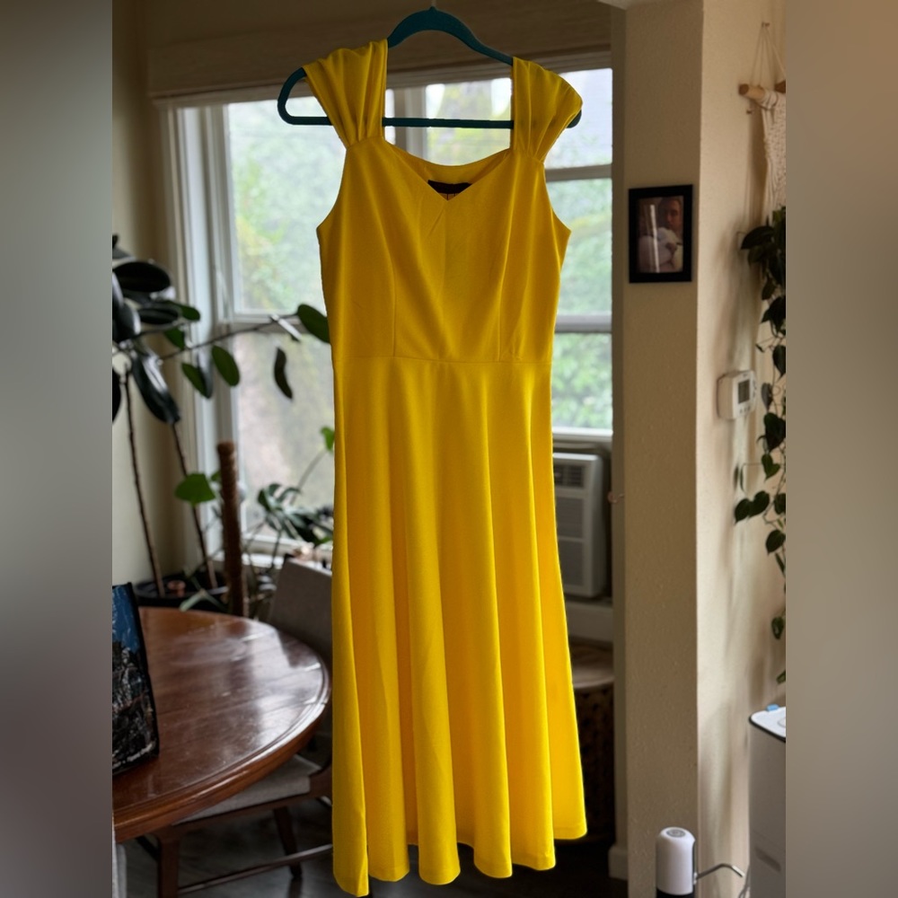 Modest Aline Dresse, Yellow